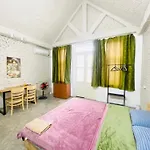 May\'S House